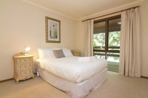 Alrima Lodge Bright - Tourism Hervey Bay 1
