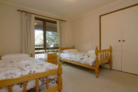 Alrima Lodge Bright - Tourism Hervey Bay 5