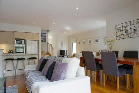 Sea Pup - Hervey Bay Accommodation 0
