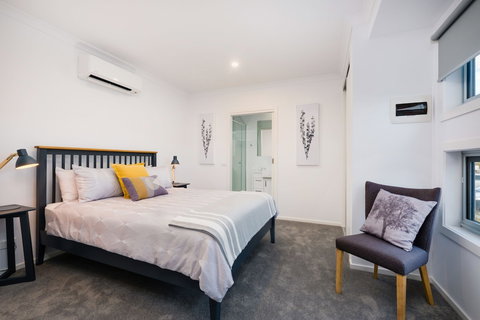 Albury Yalandra Apartment 4 - Hervey Bay Accommodation 4