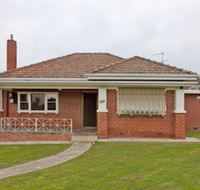 Red Brick Beauty - Central Cottage - Hervey Bay Accommodation