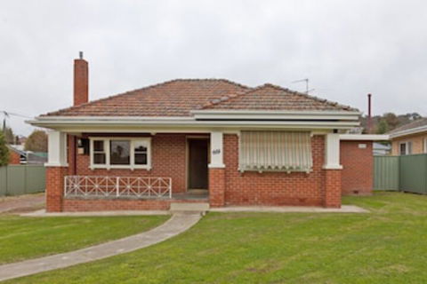 Red Brick Beauty - Central Cottage - Hervey Bay Accommodation 0
