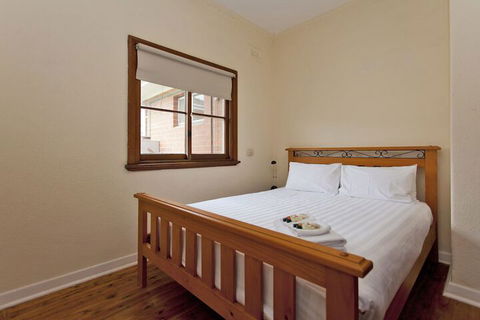 Red Brick Beauty - Central Cottage - Hervey Bay Accommodation 1