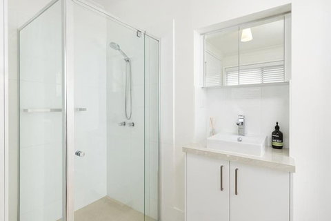 Living In Luxury Central & Sophisticated - Hervey Bay Accommodation 4