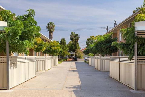 Living In Luxury Central & Sophisticated - Hervey Bay Accommodation 6