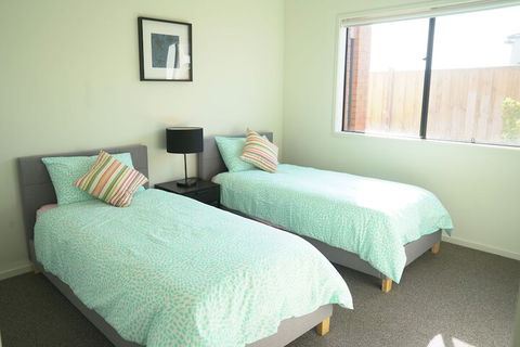 Brand New 4 Bedrooms House - Hervey Bay Accommodation 6