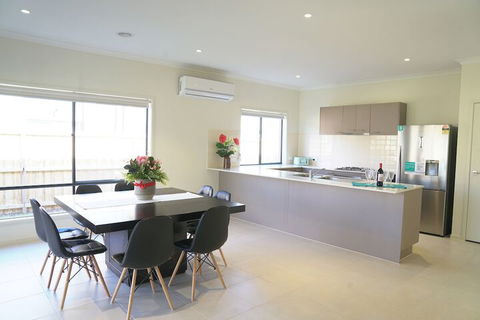 Brand New 4 Bedrooms House - Hervey Bay Accommodation 4