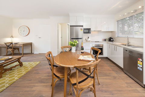 The Executive - Central & Sophisticated - Hervey Bay Accommodation 2