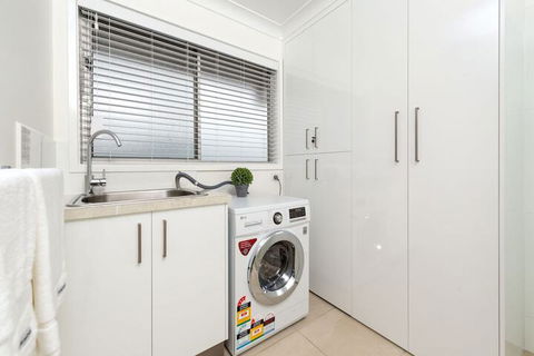 Sleeping In Style Central & Sophisticated - Hervey Bay Accommodation 6