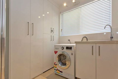 Boutique Apartment Central & Sophisticated - Hervey Bay Accommodation 6