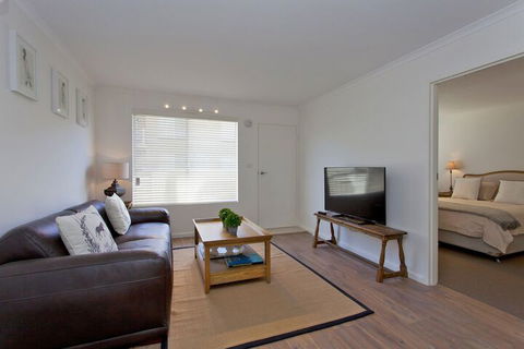 Boutique Apartment Central & Sophisticated - Hervey Bay Accommodation 3
