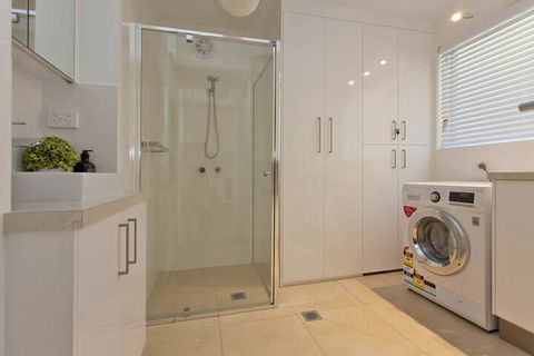 Boutique Apartment Central & Sophisticated - Hervey Bay Accommodation 2