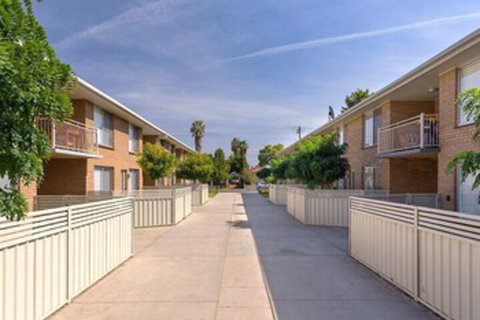 The Manhattan Central & Sophisticated - Hervey Bay Accommodation 1