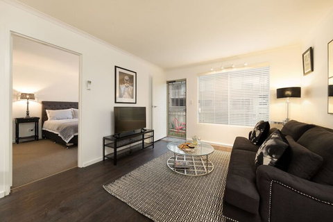 The Manhattan Central & Sophisticated - Hervey Bay Accommodation 3