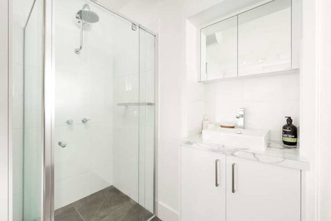 The Manhattan Central & Sophisticated - Hervey Bay Accommodation 6