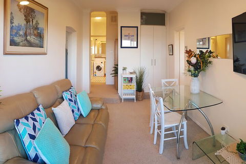 Coachhouse On The Beach - Hervey Bay Accommodation 1