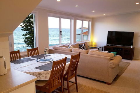 Coachhouse On The Beach - Hervey Bay Accommodation 6