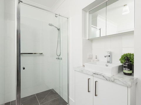 New York Dreamer Central & Sophisticated - Tourism Hervey Bay 3