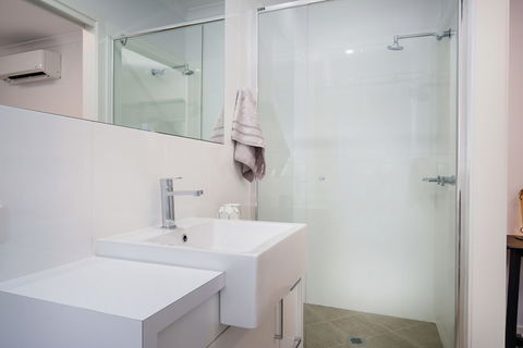 Albury Yalandra Apartment 2 - Hervey Bay Accommodation 3