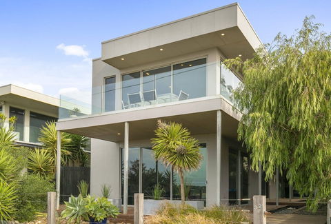 Grossard Point The Lighthouse Ventnor - Hervey Bay Accommodation 0