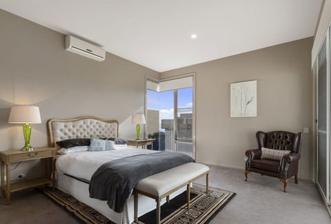 Grossard Point The Lighthouse Ventnor - Hervey Bay Accommodation 2