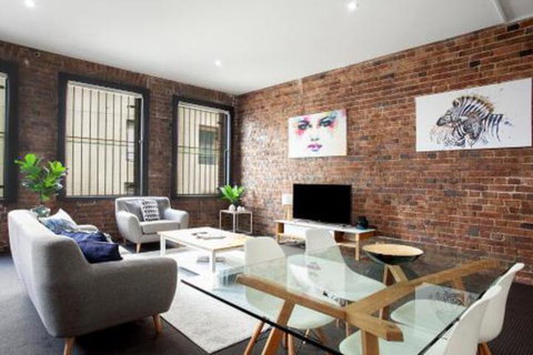 Urban Rest The Little Oxford - Hervey Bay Accommodation 4