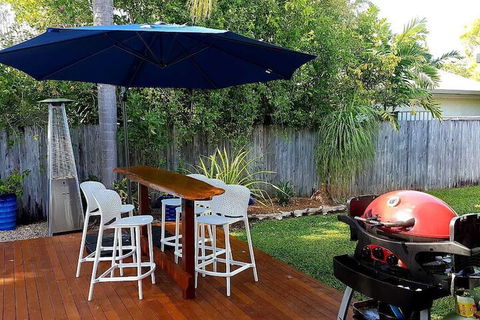 Beach Bliss Queen Bed BBQ Pool Netflix - Hervey Bay Accommodation 4