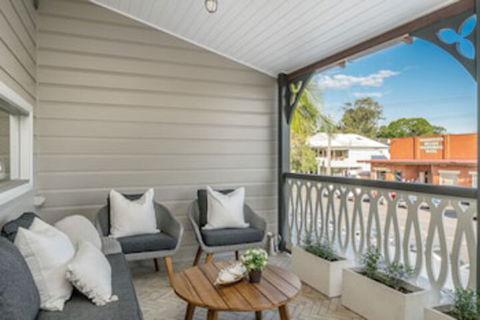 A PERFECT STAY - Luxe & Bloom - Tourism Hervey Bay 0