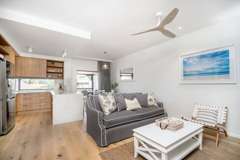 A PERFECT STAY - Luxe & Bloom - Tourism Hervey Bay 1