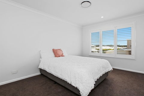 Elegant Beach House On Nautilus - Hervey Bay Accommodation 2