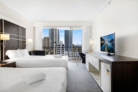 Private Apartment In The Heart Of Surfers Paradise - Hervey Bay Accommodation 4