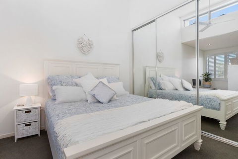 COASTAL CHIC At CASUARINA - Hervey Bay Accommodation 4