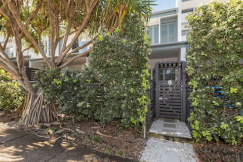 COASTAL CHIC At CASUARINA - Hervey Bay Accommodation 0