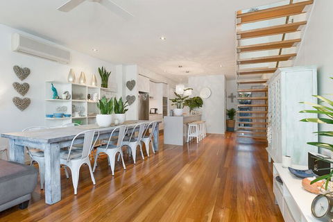 COASTAL CHIC At CASUARINA - Hervey Bay Accommodation 2