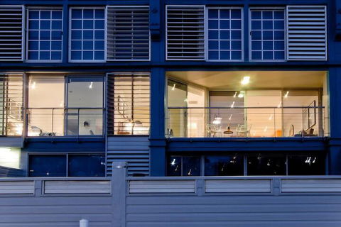 Absolute Sydney Harbour Front Luxury With Parking - Hervey Bay Accommodation 1