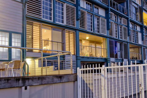 Absolute Sydney Harbour Front Luxury With Parking - Hervey Bay Accommodation 2