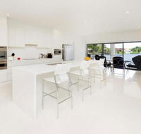 Serenity Beauty on the water - Hervey Bay Accommodation