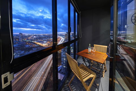 Mega Style Apartments Southbank Crown - Hervey Bay Accommodation 5