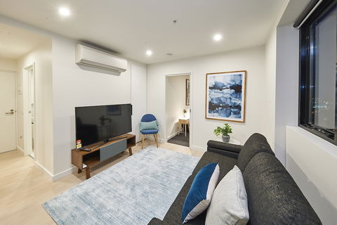 Mega Style Apartments Southbank Crown - Hervey Bay Accommodation 2