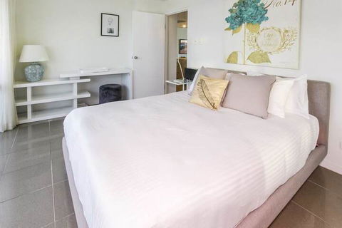 North Shore Towers - Tourism Hervey Bay 7