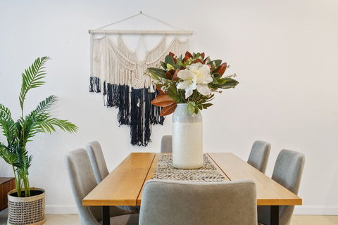 HomeHotel New & Walking To Shopping Super Clean - Hervey Bay Accommodation 5