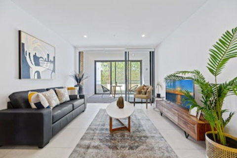 HomeHotel New & Walking To Shopping Super Clean - Hervey Bay Accommodation 0