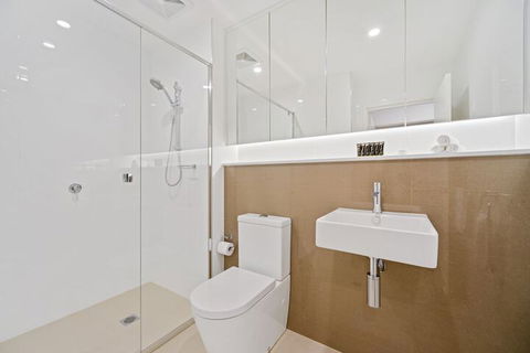 HomeHotel New & Comfort 3 Bedrooms - Tourism Hervey Bay 1