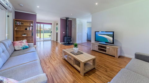 Loch Retreat 550m TO Town - Hervey Bay Accommodation 0