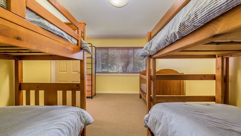 Loch Retreat 550m TO Town - Hervey Bay Accommodation 1