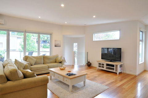 LA MER Centrally Located Free Wifi - Hervey Bay Accommodation 1