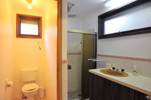 Shangri La Surf Parade Free Wifi - Hervey Bay Accommodation 4