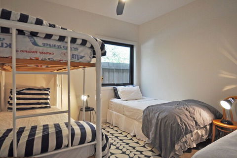 Armstrongs Close TO Beach - Tourism Hervey Bay 5