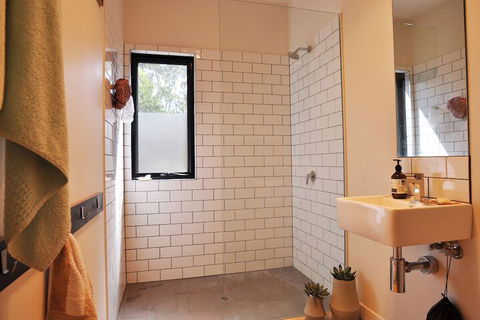 Armstrongs Close TO Beach - Tourism Hervey Bay 1