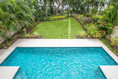 Luxury Living On The Beachfront - Hervey Bay Accommodation 1